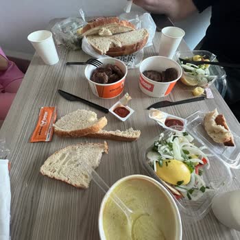 Küflü Ekmek Ve İlgisiz Müşteri Hizmetleri Mağduriyeti