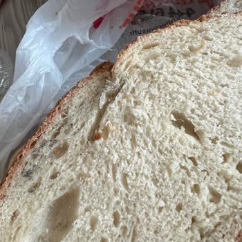 Küflü Ekmek Ve İlgisiz Müşteri Hizmetleri Mağduriyeti