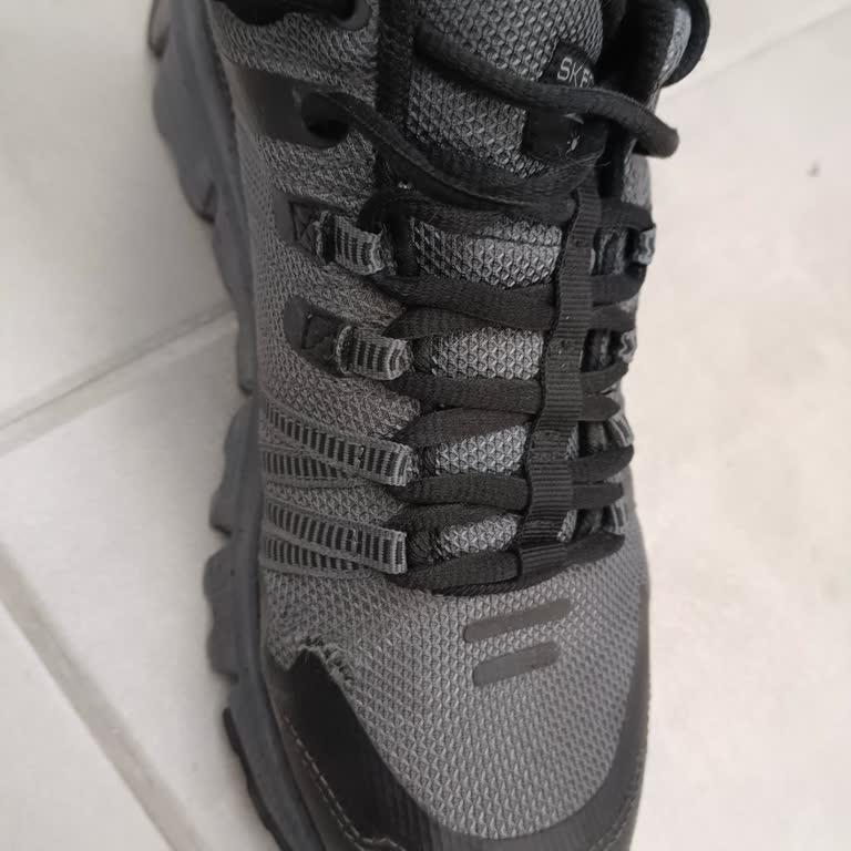 Yüksek Fiyatlı Ayakkabının Bir Yıl Dolmadan Yırtılması Mağazanın Çözüm Sunmaması