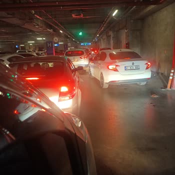 Forum İstanbul AVM Otoparkında Sürekli Yaşanan Çıkış Çilesi
