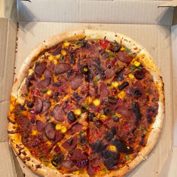 Migros Fırın Bölümünde Sürekli Yanan Pizzalar Ve İlgisiz Personel Sorunu