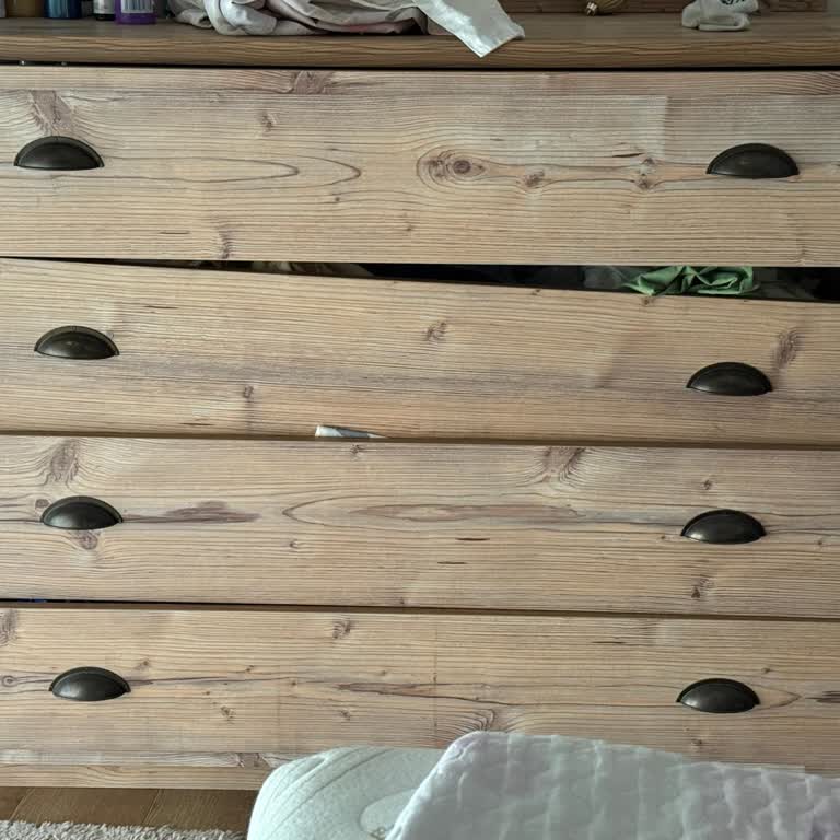 Aldığım Şifonyerde Sürekli Çekmece Sorunu Ve Ücretli Tamir Talebi