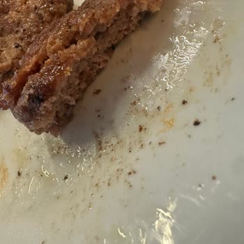 Köfteci Yusuf Yenikapı Şubesinde Çiğ Ve Kokmuş Köfte Mağduriyeti