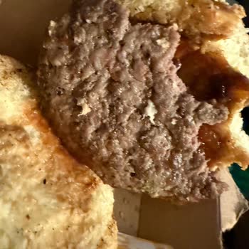 Burger Yiyelim Bozuk Ve Sağlıksız Ürünler Nedeniyle Ciddi Gıda Güvenliği İhlali!