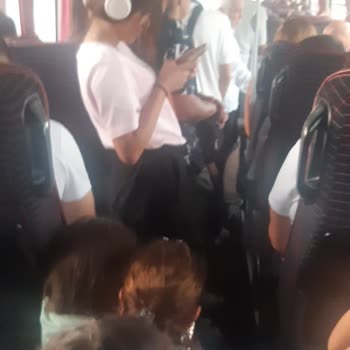 Otobüs Biletimiz Satıldı, Ayakta Ve Taburede Yolculuk Yapmak Zorunda Kaldık