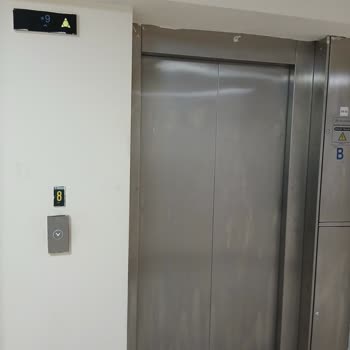 Yurt Asansör Arızaları Öğrencileri Mağdur Ediyor: Kalıcı Çözüm Bekleniyor