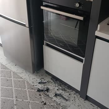 Beko Yetkili Servis Cam Değişimini 43 Gündür Sonuçlandırmadı, Sürekli Oyalandım