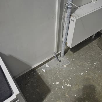 Habersiz Altyapı Çalışması Sonucu Bina Zarar Gördü Ve Bilgilendirme Yapılmadı