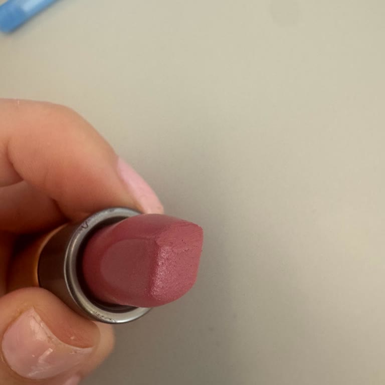 Kiko Milano Lipstick Developed Bumps After Second Use, Poor Quality