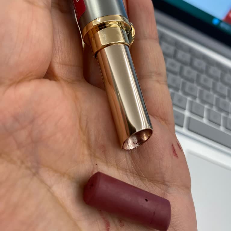 Kiko Milano Unlimited Lipstick Broke From Base After First Use