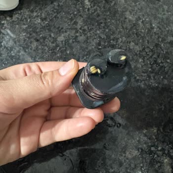 Kahve Makinesinin Süt Bölümünde Kurtlar Hijyen Ve Sağlık Riski Oluşturuyor