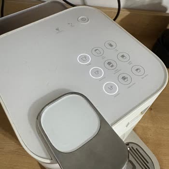 Kahve Makinesinin Süt Bölümünde Kurtlar Hijyen Ve Sağlık Riski Oluşturuyor