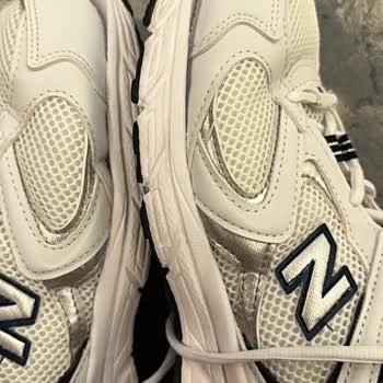 New Balance Makinede Yıkanınca Ayakkabılar Kullanılamaz Hale Geldi