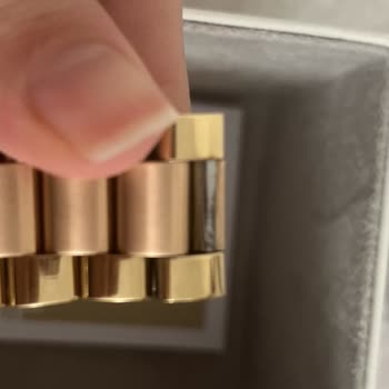 Değişim Sonrası Gelen Saatte Defolar Ve Kararmalar Var Mağduriyetim Devam Ediyor