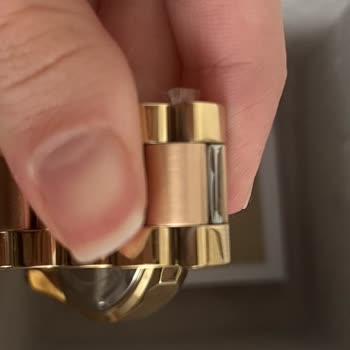 Değişim Sonrası Gelen Saatte Defolar Ve Kararmalar Var Mağduriyetim Devam Ediyor