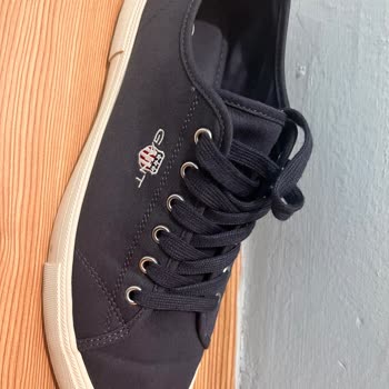 Gant Ayakkabıda Yanlış Numara Ve Defolu Ürün Mağduriyeti