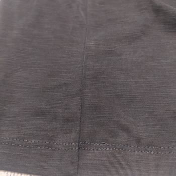 Avva Mağazasından Alınan T-shirt Kısa Sürede Söküldü, Tamir Çözümü Yetersiz Kaldı