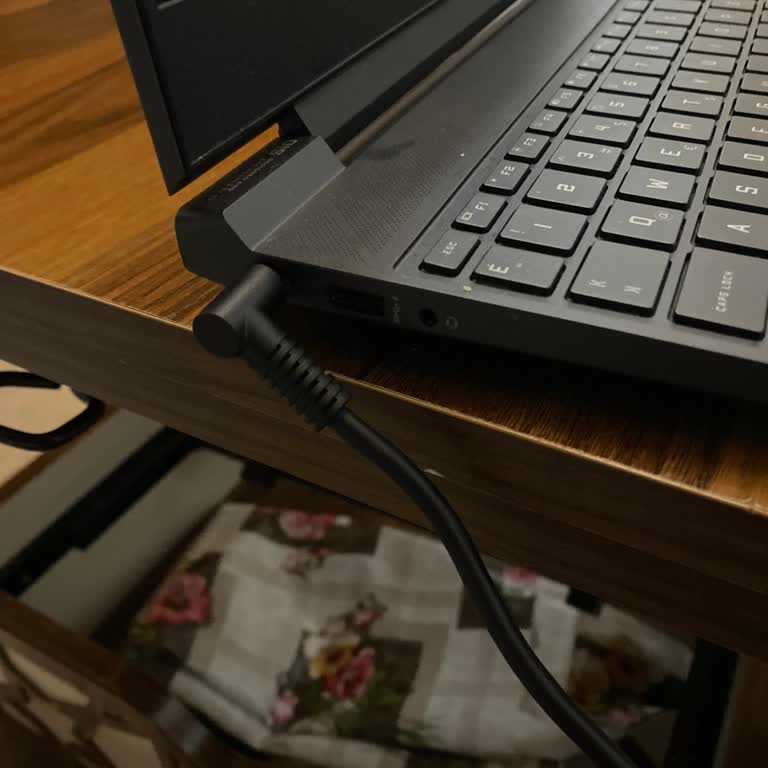 HP Victus Dizüstü Bilgisayarım Bir Anda Şarj Olmamaya Başladı