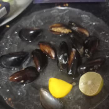 Tarihi Geçmiş Ve Bozuk Midye Satıldı, İçinden Böcek Çıktı Mağdur Oldum