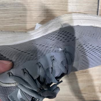 Az Kullanımla Deforme Olan Ayakkabıya Skechers'tan Sorumluluk Yok
