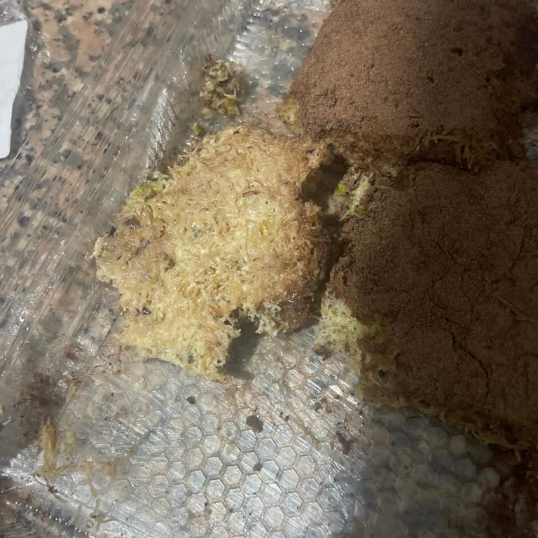 Bozuk Ve Küflü Tatlı Satışı Sonrası İlgisiz Mağaza Yetkilileri