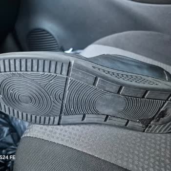 Kısa Sürede Yoğun Koku Yapan Ayakkabı İçin Değişim Veya İade Talebi