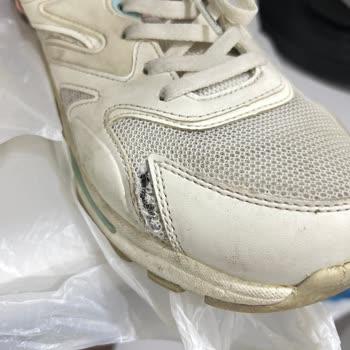 Lumberjack Sneaker 6 Ayda Yırtıldı, FLO'dan Çözüm Yok!