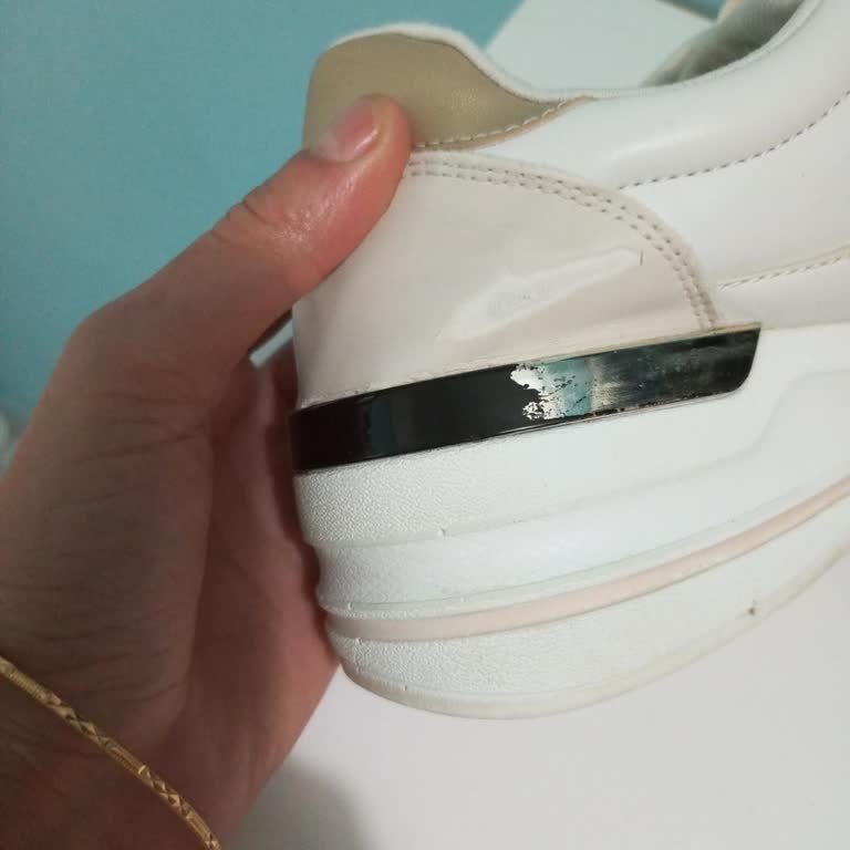 6 Ayda Yıpranan Ayakkabı Ve Mağaza-müşteri Hizmetleri Arasında Bilgi Karmaşası