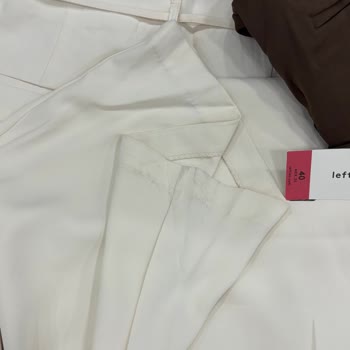 Pantalón de Lefties defectuoso, solicito reembolso de servicio y envío