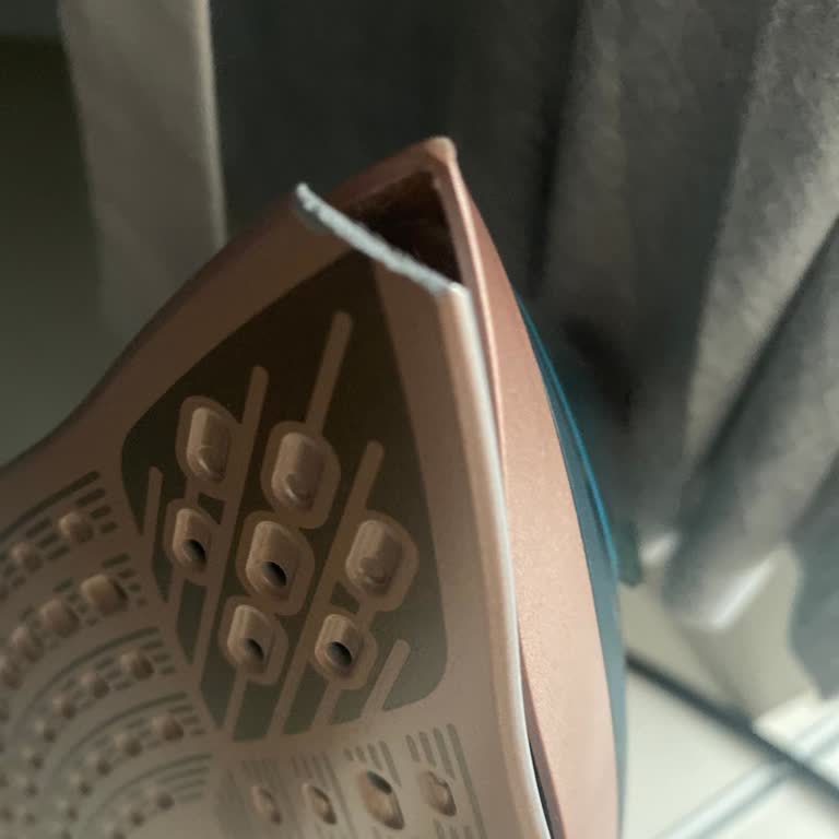 Philips Azur 8000 Ütü Tabanı Kırıldı, Garanti Kapsamında Destek Alamadım