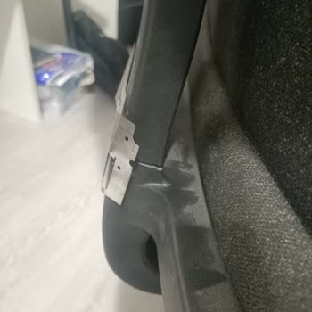 6500 TLye Alınan Koltuk Bir Yıl İçinde Kırıldı Firma Yardımcı Olmadı