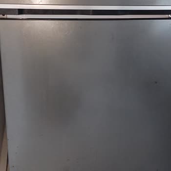 Garanti Kapsamındaki Buzdolabında Lekelenme Sorunu Çözülmüyor