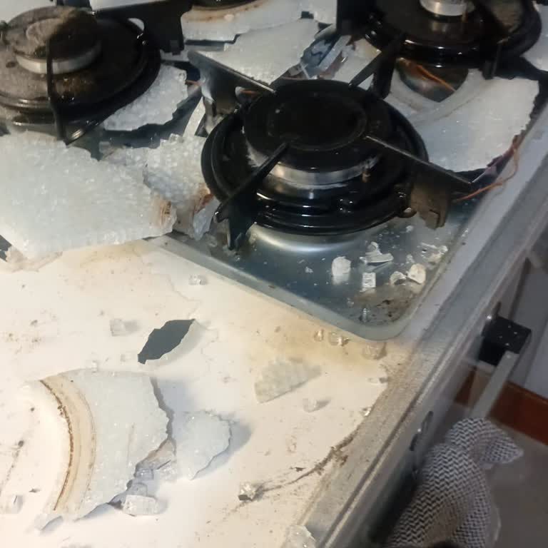 Patlayan Ankastre Ocak Ve Ulaşılamayan Müşteri Hizmetleri Nedeniyle Güvensizlik