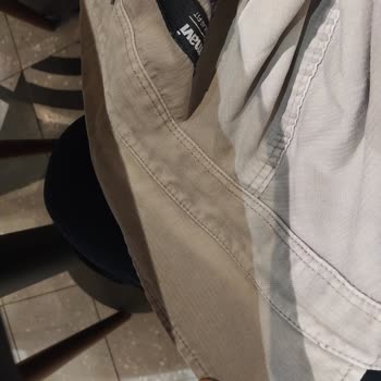 Mavi Premium Linen Gömlekte Renk Solması Ve Destek Eksikliği