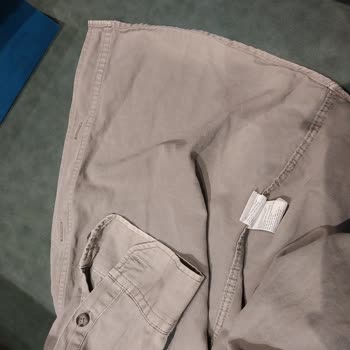 Mavi Premium Linen Gömlekte Renk Solması Ve Destek Eksikliği