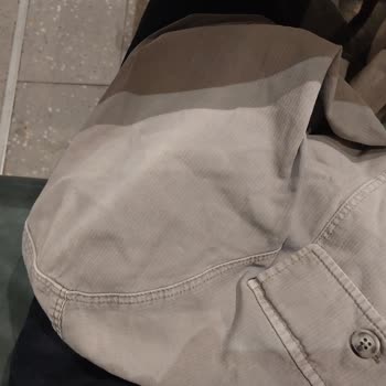 Mavi Premium Linen Gömlekte Renk Solması Ve Destek Eksikliği