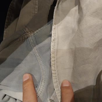 Mavi Premium Linen Gömlekte Renk Solması Ve Destek Eksikliği