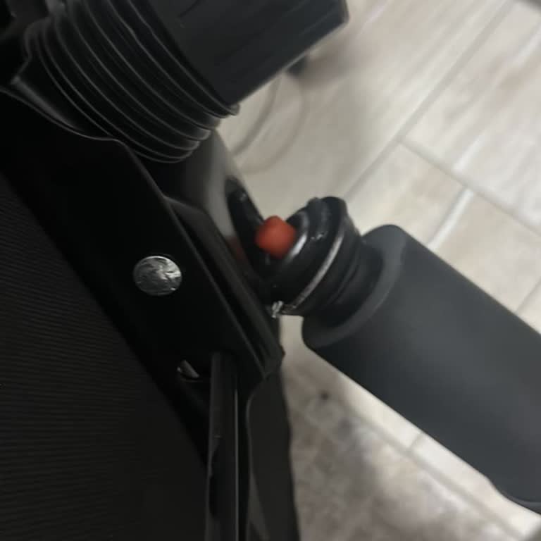 Garanti Süresi Dolmadan Kırılan Oyuncu Koltuğu İçin Çözüm Bekliyorum