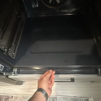 Fırının Camı Patladı, Temizlik Ve Destek Sorunu Yaşıyorum