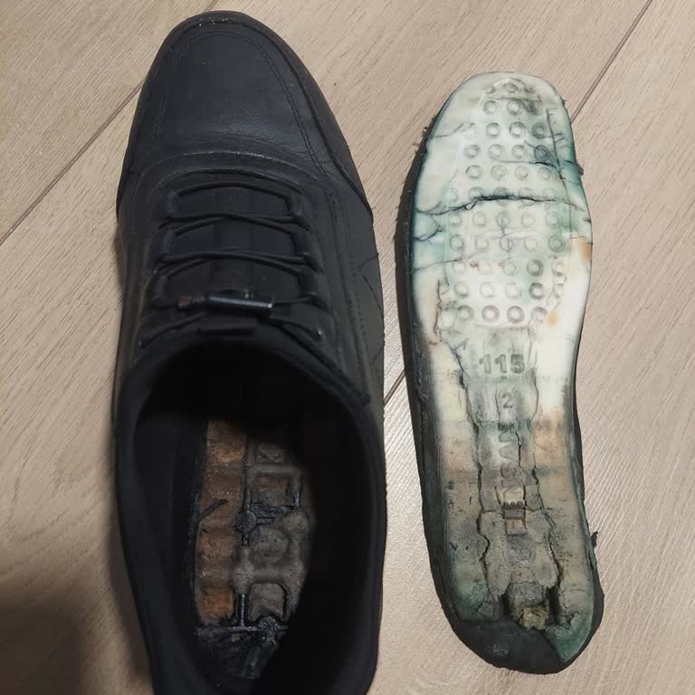 Kısa Sürede Su Alan Sneaker Mağduriyeti