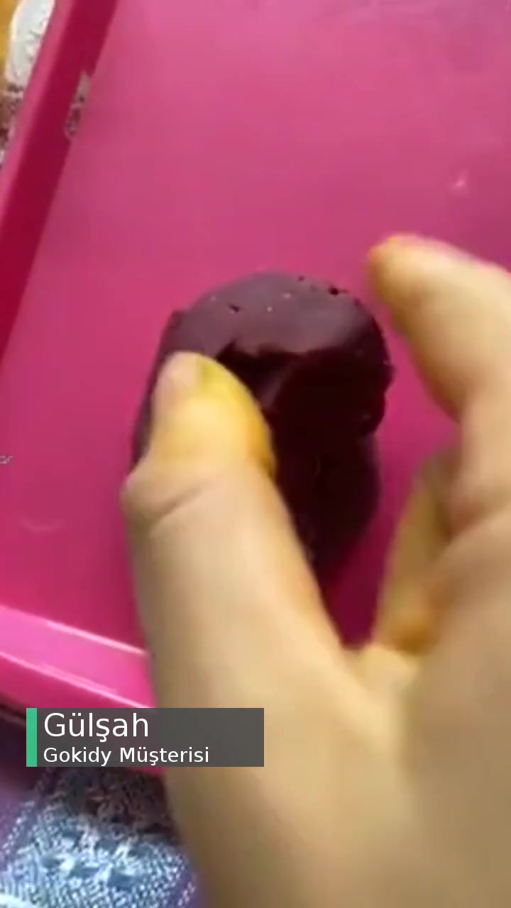 Gokidy Oyun Hamurundan Çıkan Cam Parçaları! videonun kapak resmi