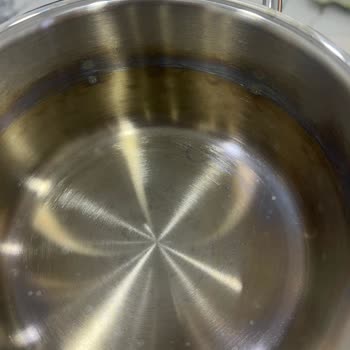 Korkmaz Çelik Tencerede Lekelenme Ve Çözüm Sunulmaması