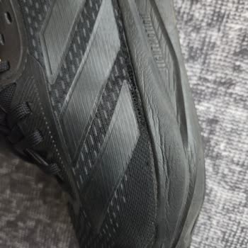 Amazon Ve Adidas'tan Hayal Kırıklığı: Deforme Olan Ayakkabı Ve Sorunsuz İade Süreci