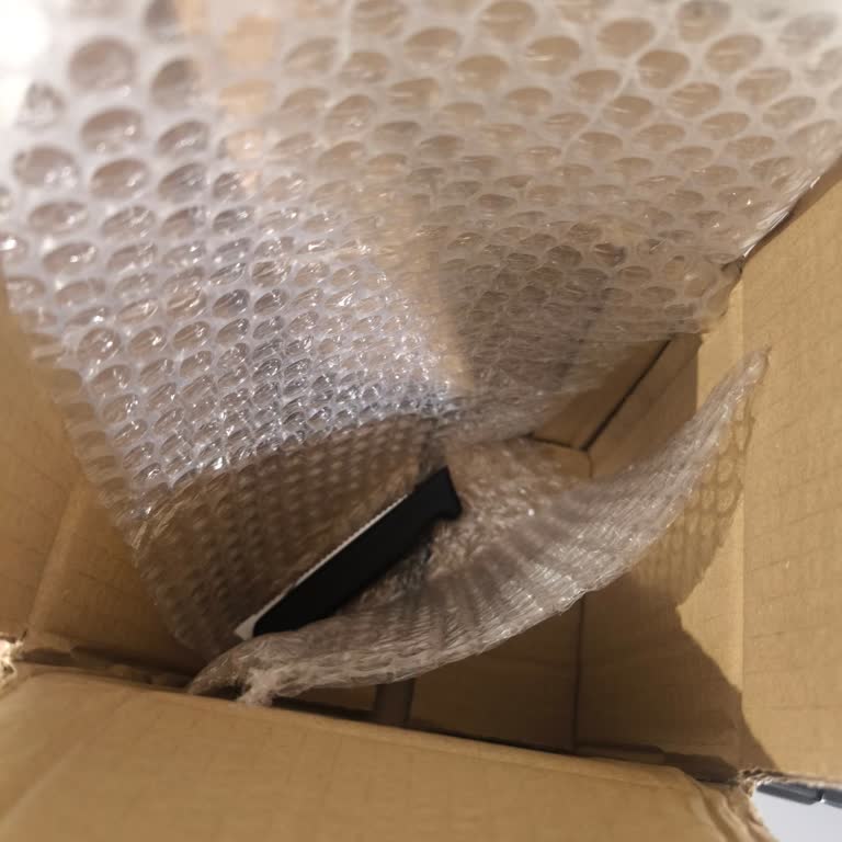 Kırık Bıçak İçin İlgisiz Hizmet Ve Açıklamasız Ürün İadesi