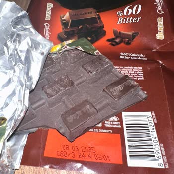 Son Kullanma Tarihi Geçmiş Ve Bozulmuş Çikolata Satışı