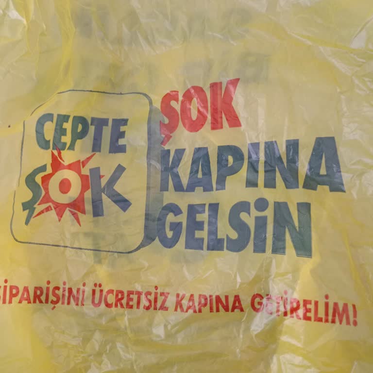 Şok Marketler'de İlgisiz Çalışanlar Ve Tarihi Geçmiş Ürün Sorunu