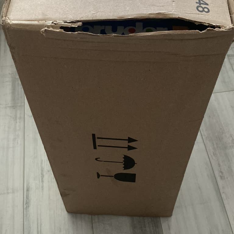Yurtiçi Kargo Yırtık Paketle Teslim Edilen Kargo Güvenimi Zedeledi