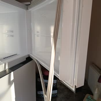 Yeni Alınan Buzdolabında Sürekli Tekrarlayan Lastik Ve Sızıntı Sorunu