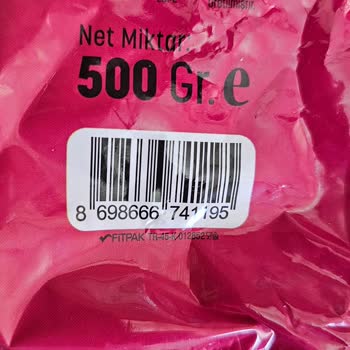 Lor Peynirinde Hijyen Skandalı: Sinek Ve Şişmiş Paket