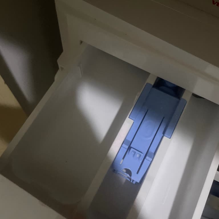 Çamaşır Makinemin Sıvı Deterjan Aparatı Eksik Çıktı, Ücretsiz Parça İstiyorum